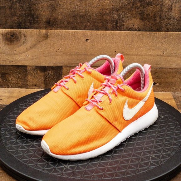 Nike Other - NIKE ROSHE RUN YOUTH ATHLETIC SHOES NEON MELON RUNNING WALKING LOW SIZE 6.5Y